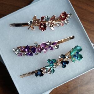 Floral Hair Clips with Gem Accents Comes with brand new gift box.